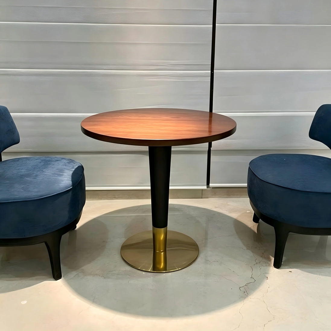 Puwabi X4113 Pedestal Commercial Coffee Table | Contract Hospitality Furniture MOQ 10